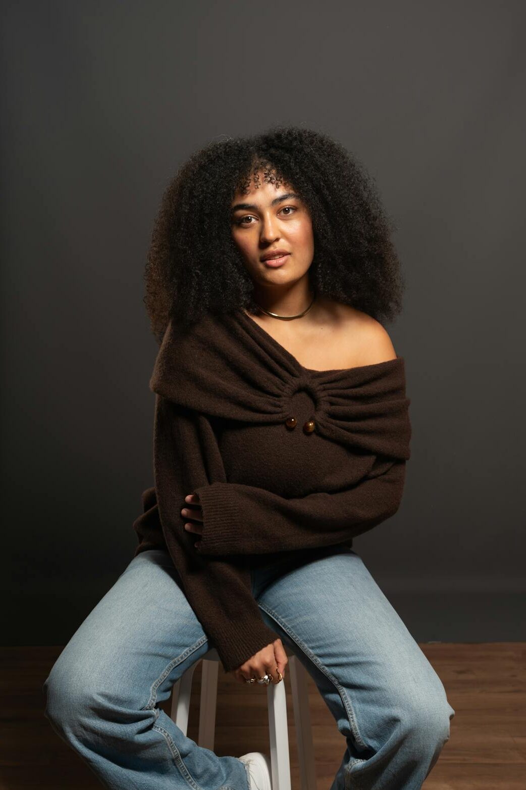 Pull col bardot marron en laine vierge - Etikashion