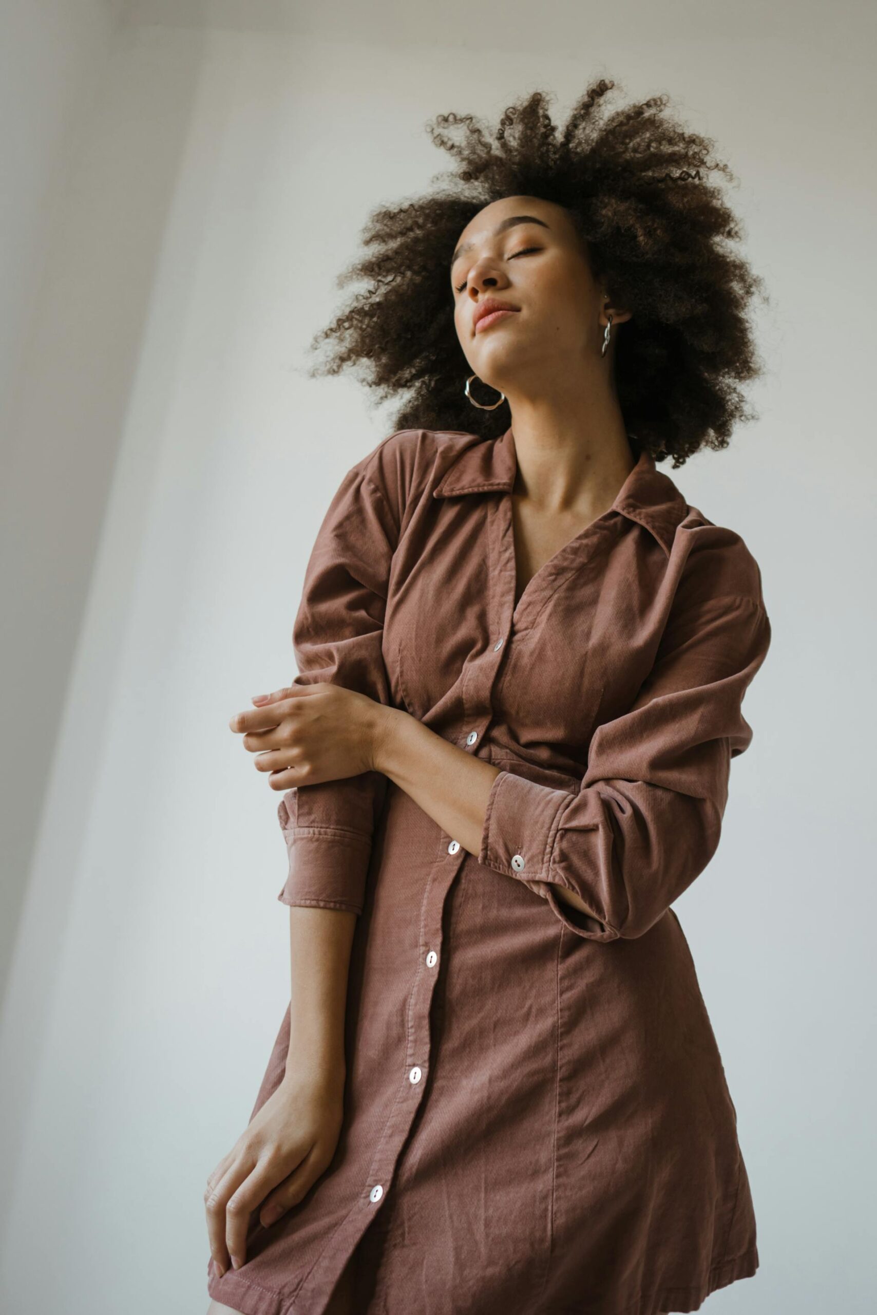 Robe chemise marron courte en coton bio - Etikashion